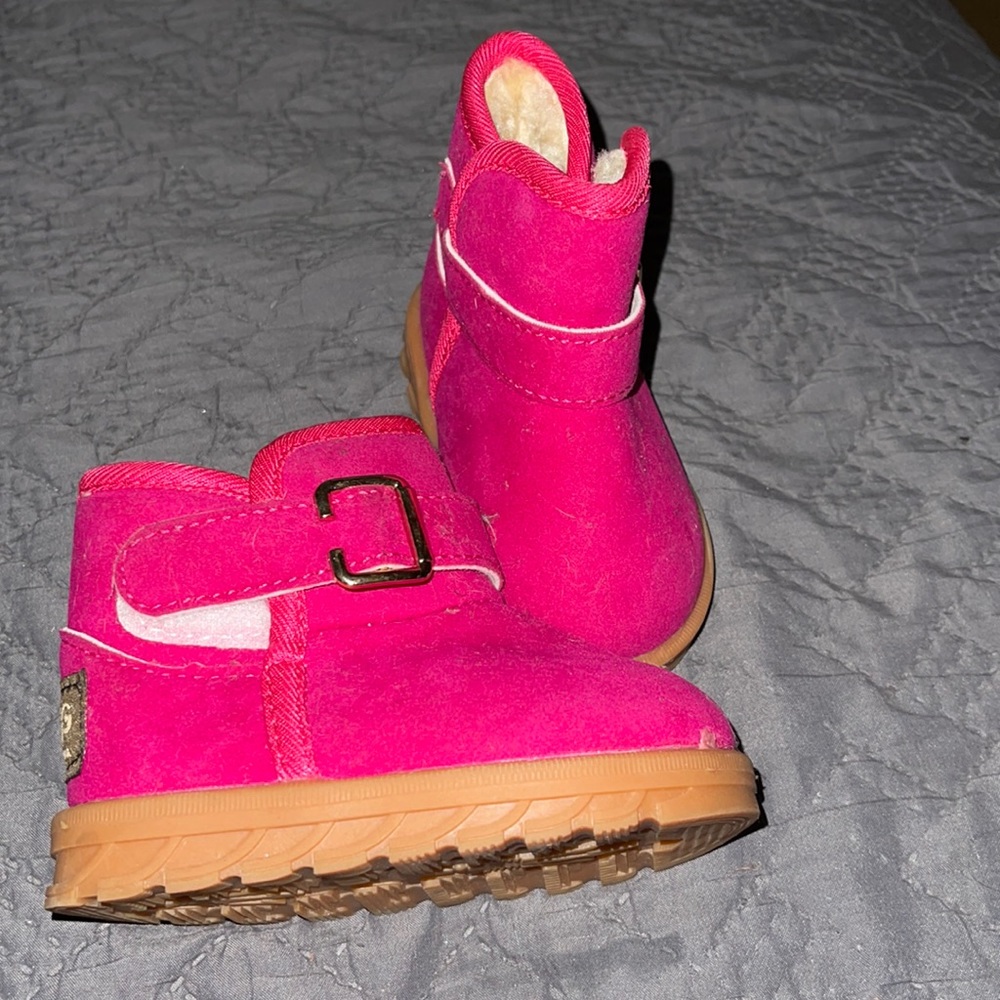 Fur pink boots